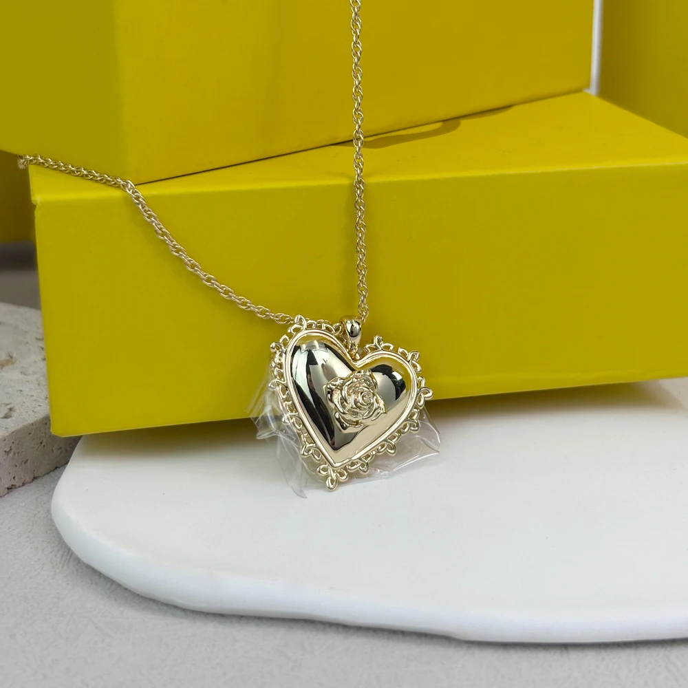 VKVVA Fashion Jewelry KS Series Gold-plated Lock Rose Flower Pendant Necklace Opened and Closed Love Clavicle Chain for Women