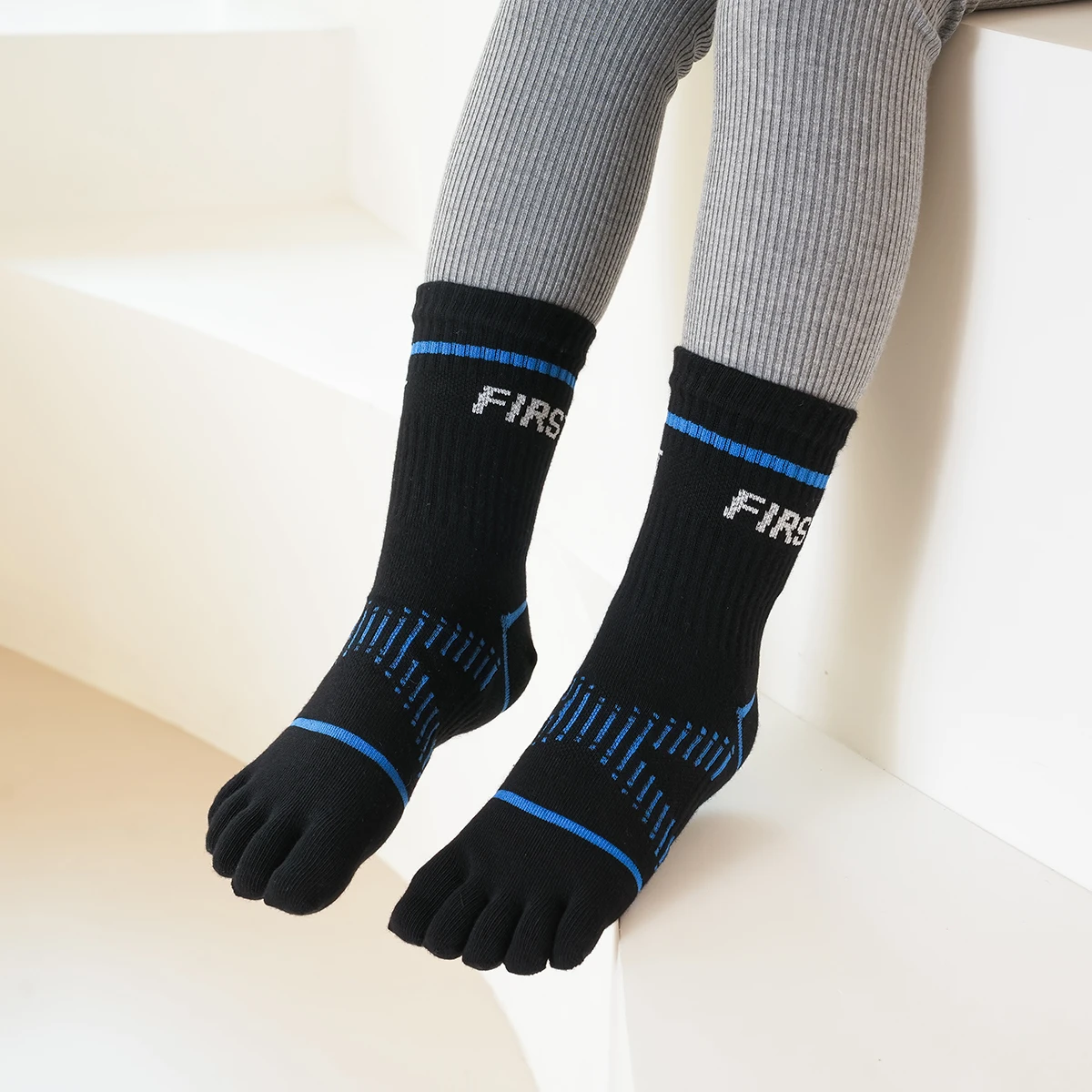 1 pair of four season children's new five finger socks, breathable and sweat absorbent elastic cotton mid tube socks with cute d