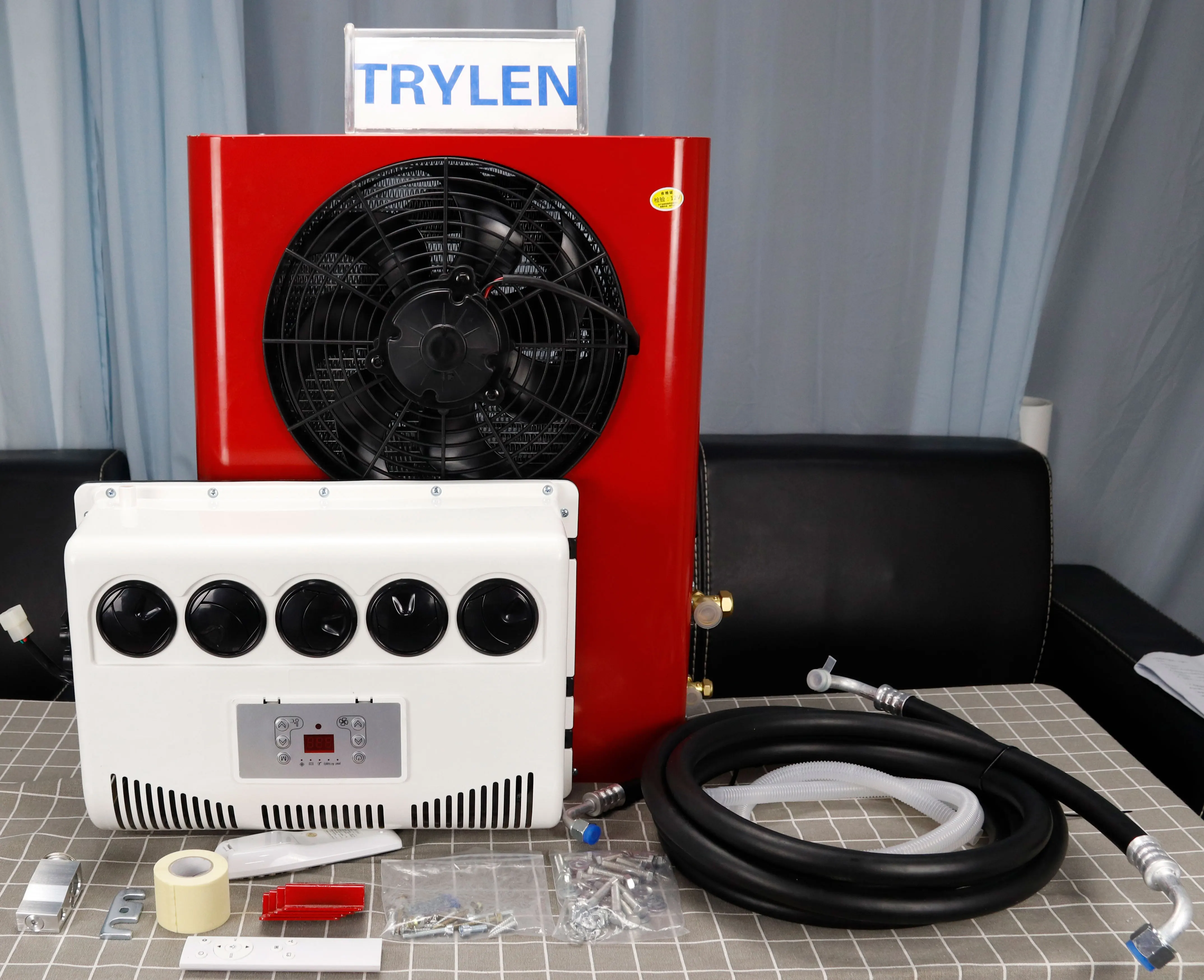 Semi-tractor passenger car caravan car air conditioning system 12v general truck cab air conditioner