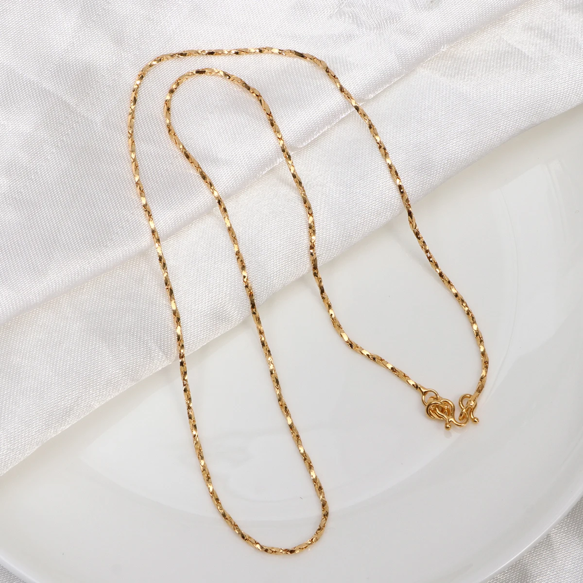 

6 Pcs Metal Chain Necklaces Metal Necklace Women Fashion Gilded Jewelry Elegant Stylish Birthday Wedding Gifts