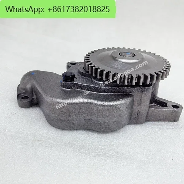 s6d105-1 Construction Machinery Parts Oil Pump PC200-3 Excavator 6D105 Engine Oil Pump 6136-52-1100 6136-52-1210