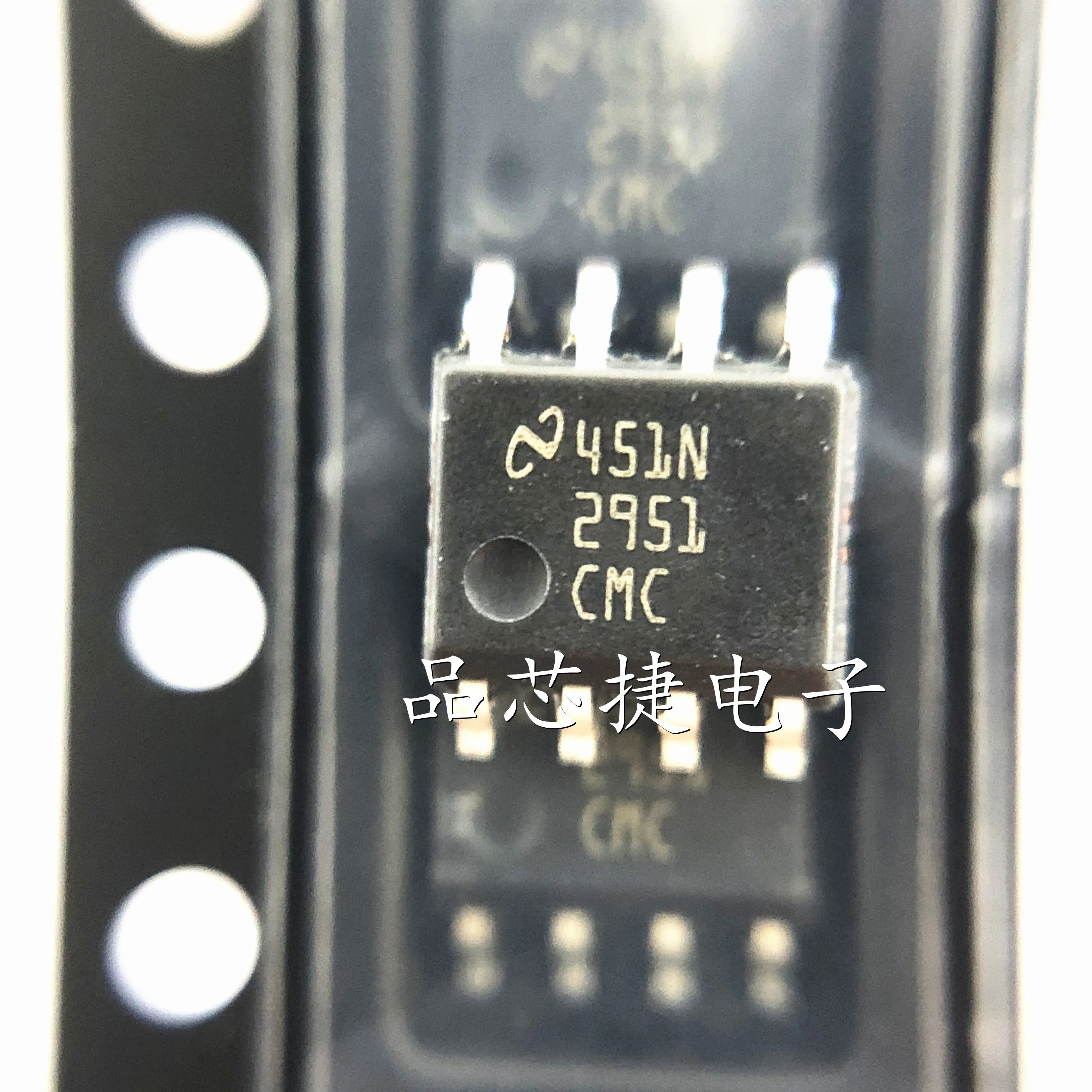 10 Stks/partij Lp2951cmx/Nopb Markering 2951 Cmc SOIC-8 Low-Drop-Out Spanningsregelaar