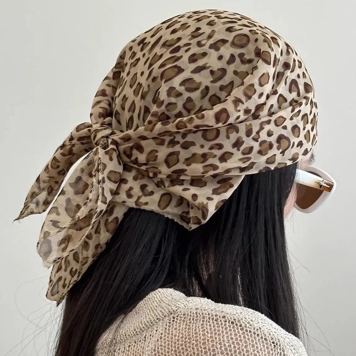 Leopard Print Headscarf Women Square Scarf Retro Hot Girl Style Versatile Light Asian Style Outfit Hot Girl Y2K Headscarf Scarf