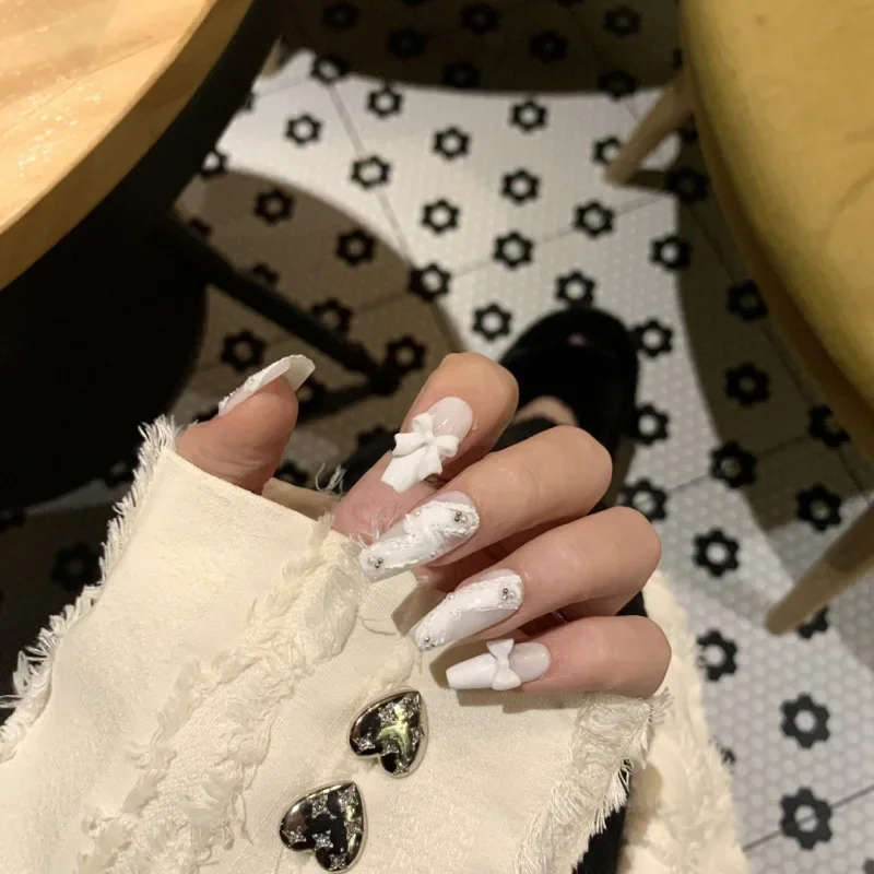 Handmade Wearable Nails Removable Reusable French Elegant Streamers White Bow Pearl Embossed Hand Painted Finished Fake Nails