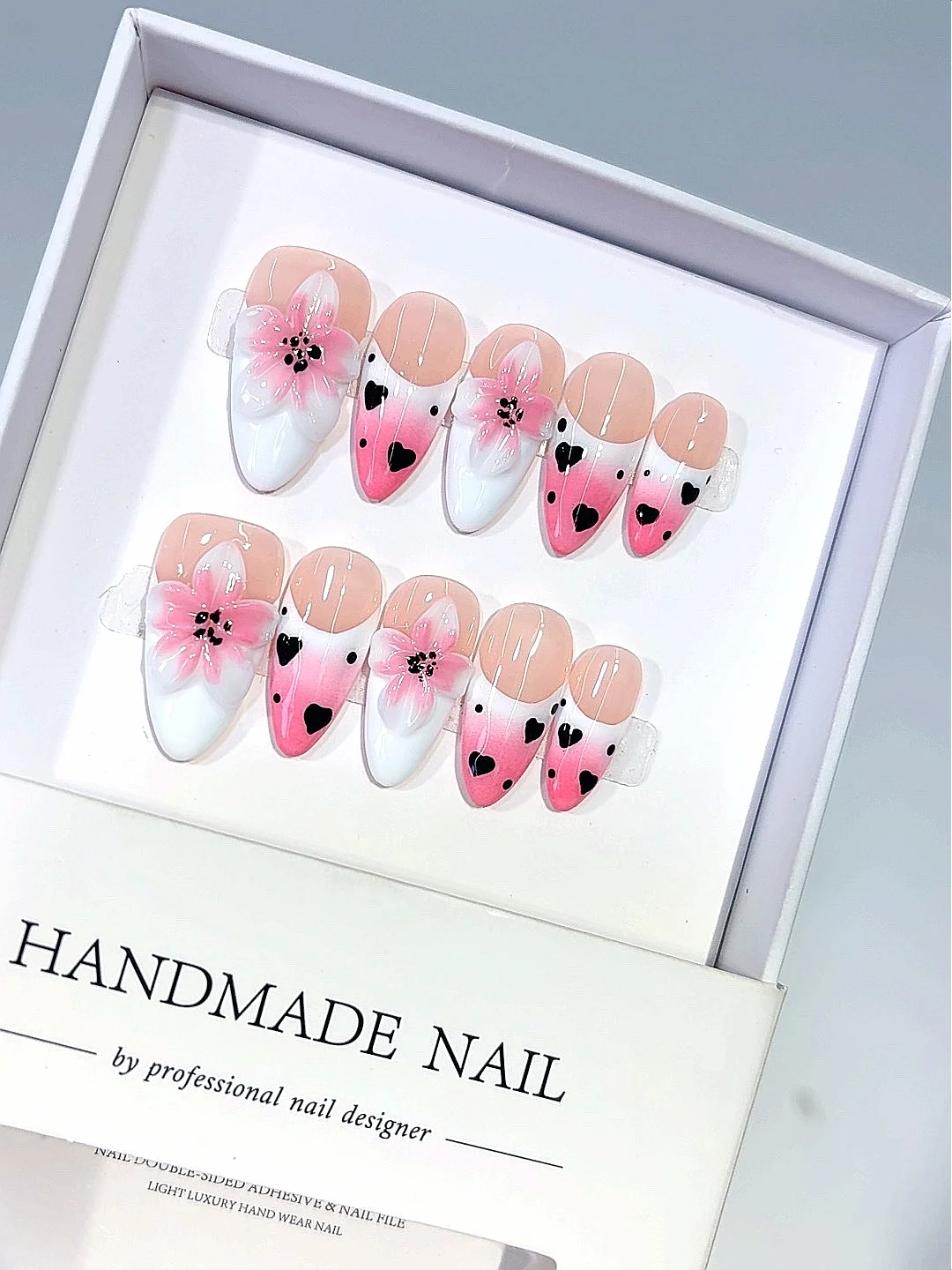 

Pastel Pink Heart Press on Nails - 3D Flower Accent Almond False Nails Handmade for Women（D622）
