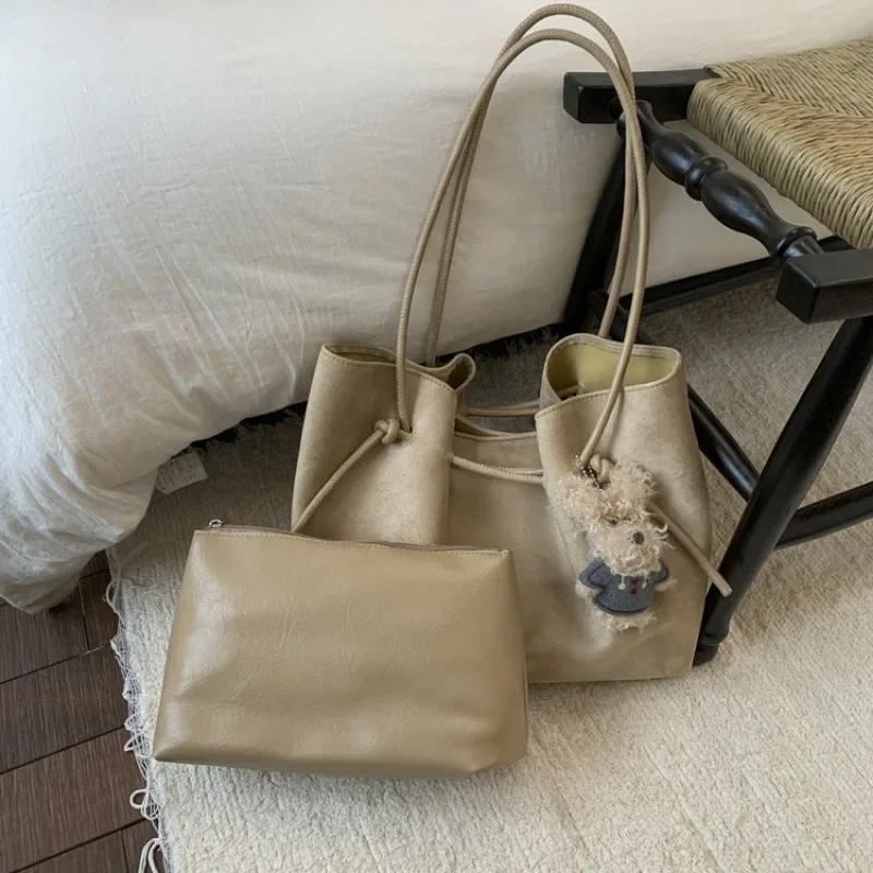 

Versatile Sleek Diaper Bag 2025 New Model Parenting Commuting Exquisite Attractive Chic Timeless Functional Baby Essentials