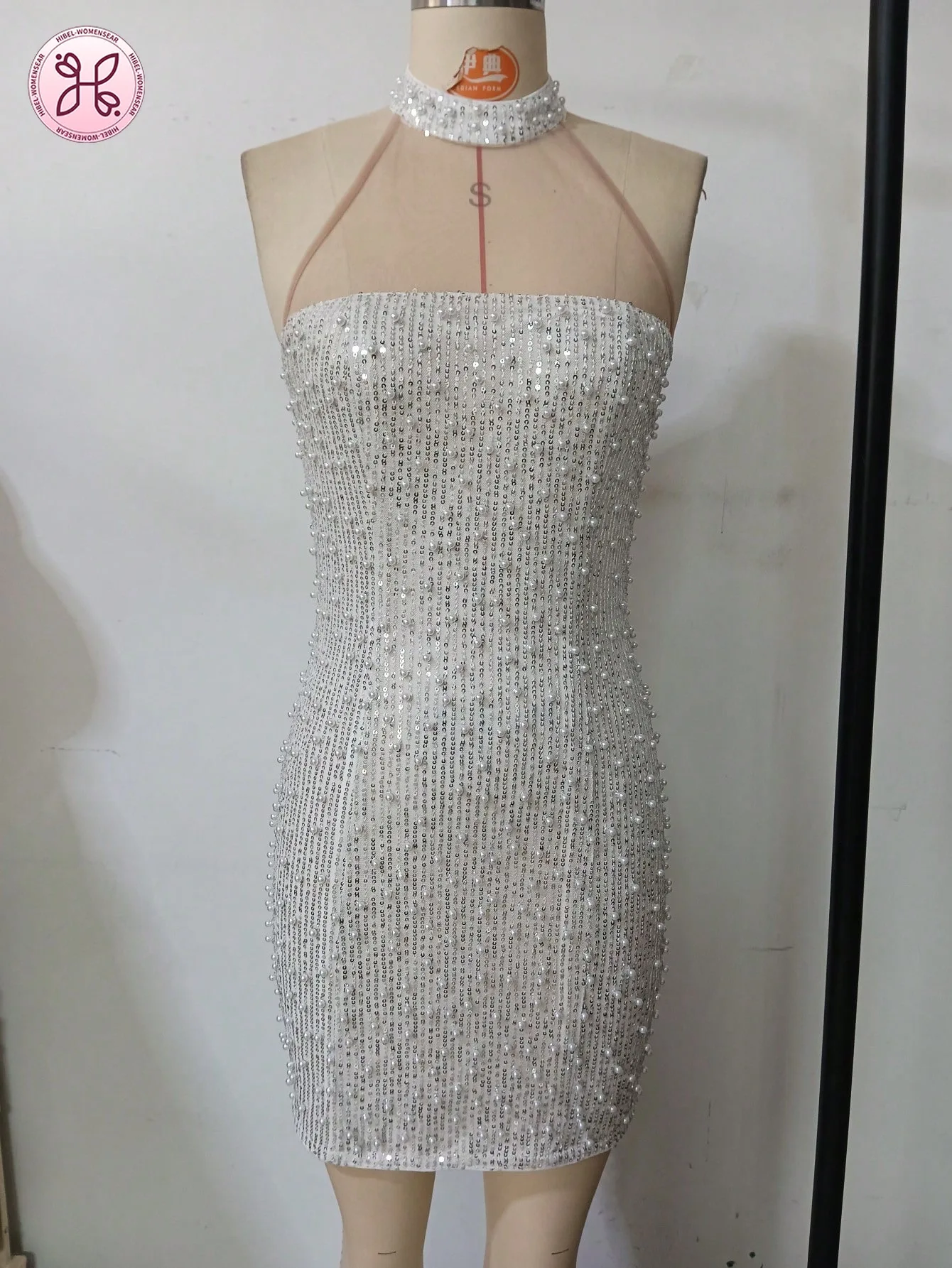 2025 Vestido elegante de renda de cor sólida |   Vestido bodycon sexy com recorte no peito |   Roupa formal de noite para banquetes femininos
