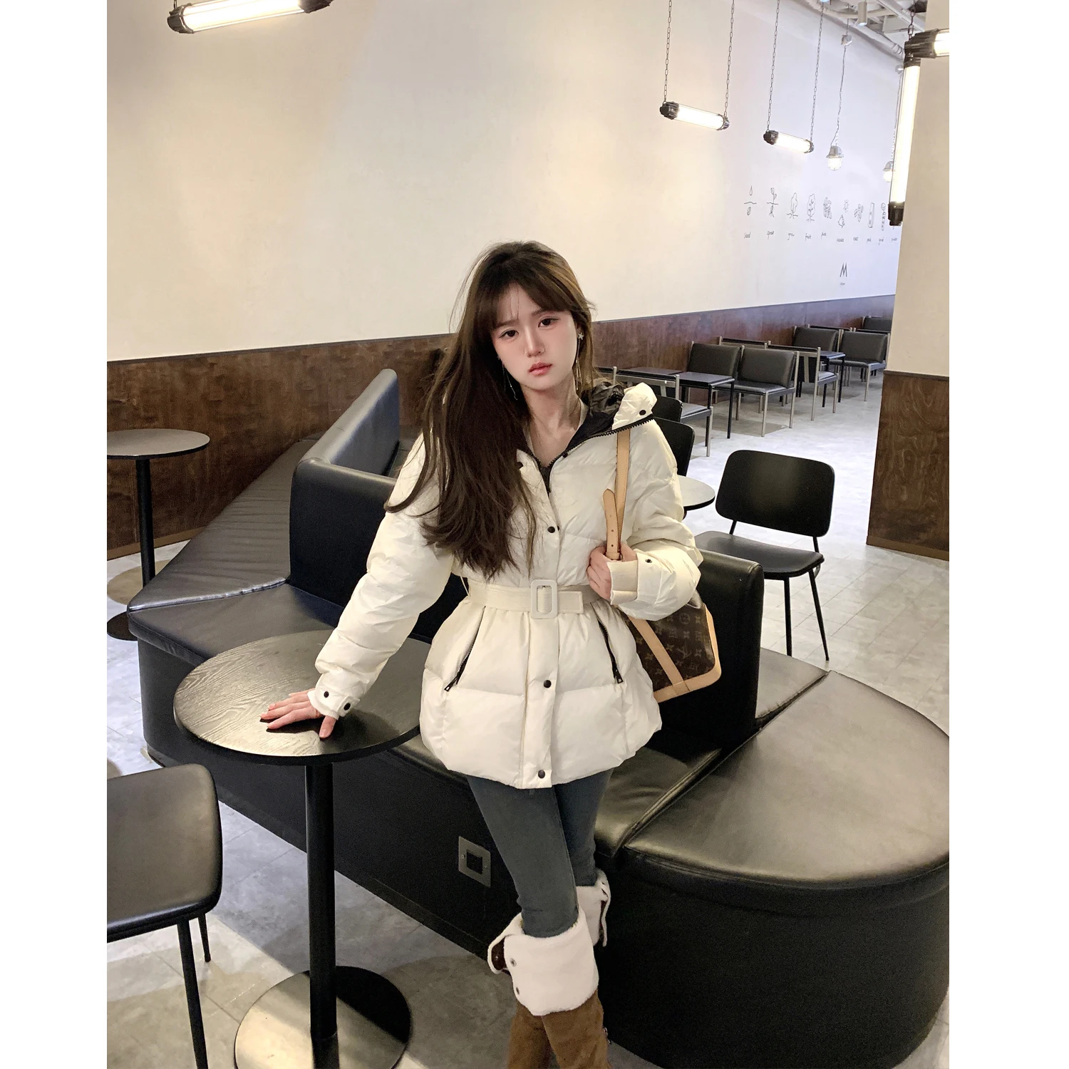 

Пуховик Good Night LiLi Juli Color Blo с молнией, длинными рукавами, средней длины, из утолщенной полиэстеровой ткани, белый, с наполнителем из пуха...