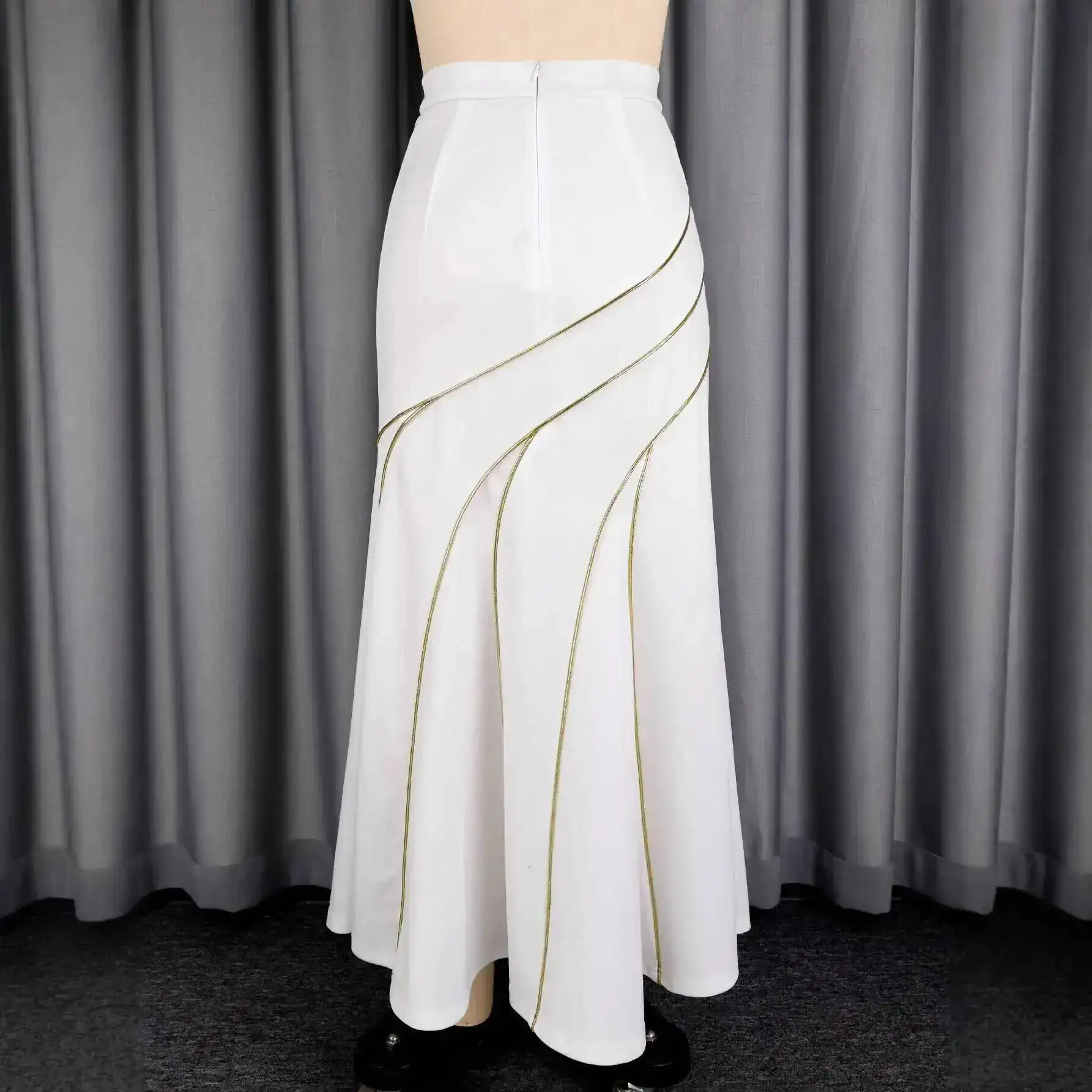 Elegant And Slimming Half Skirt, Versatile For Everyday Dates, White Fishtail Skirt For Parties And Gatherings