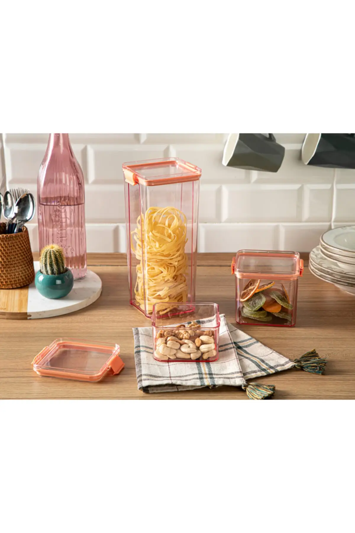 Plastic 2-piece Erzak container 700 Ml orange