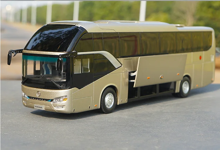 High Quality Original Factory 1:38 Xiamen Golden Dragon Kaige Diecast Passenger Car Model for Gift, Collection