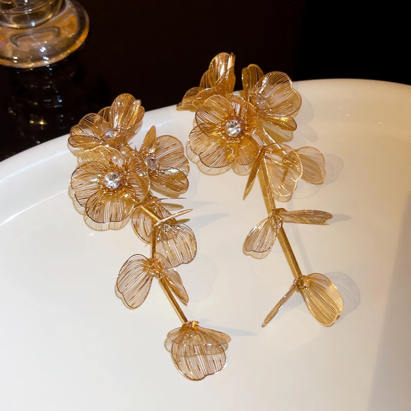 Vintage Gold-color Big Flower Drop Earrings For Women Classic Crystal Metal Long Earring Statement Bohemian Ear Jewelry Gifts K-