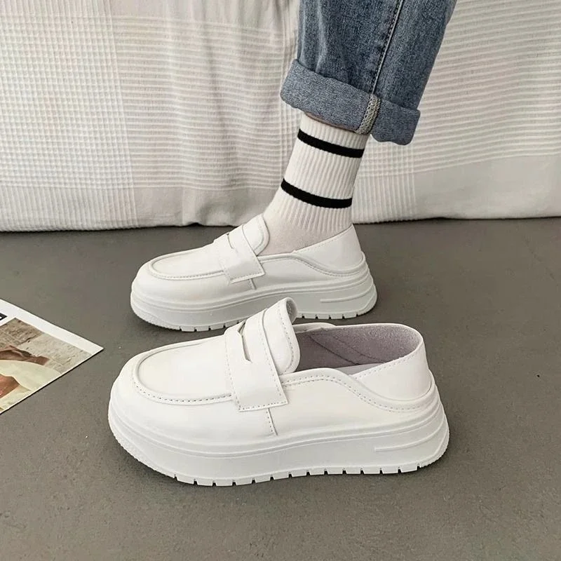 

2025 Summer Women's White Soft Leather Slip Ons Lightweight Breathable Casual Loafers One Step Pull On Bestseller​