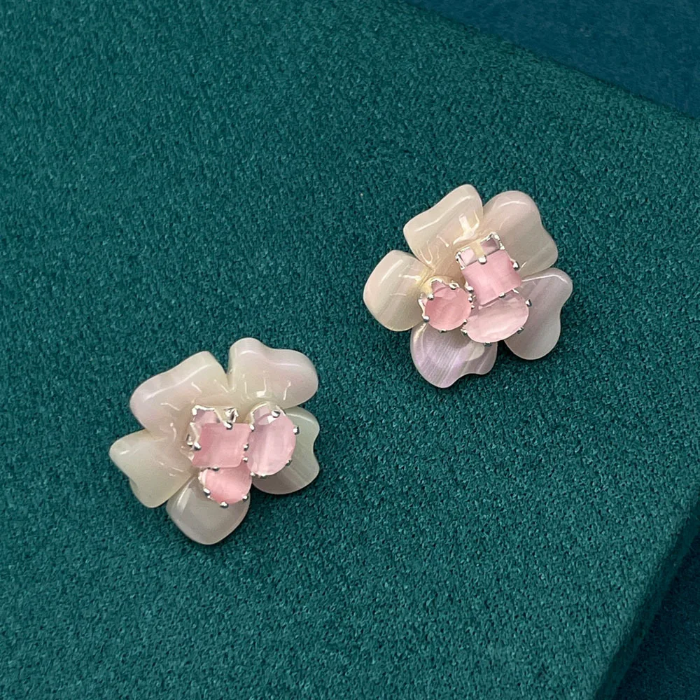 Summer versatile playful freesia flower sugar cube earrings exquisite s925 silver needle