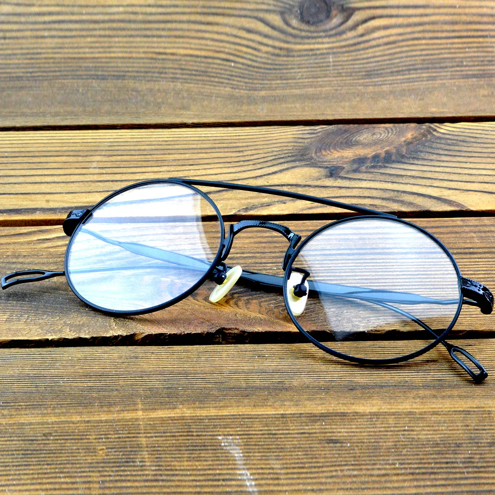 إطار نظارة بصرية مستدير مع جسر مزدوج وخفيف الوزن ومطلي بسبائك التيتانيوم