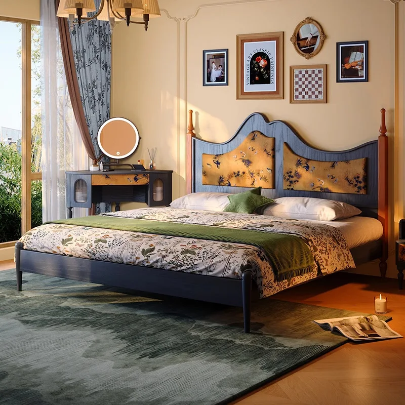 

French retro solid wood bed master bedroom 1.8M double bed 2025 new medieval black soft bag bed