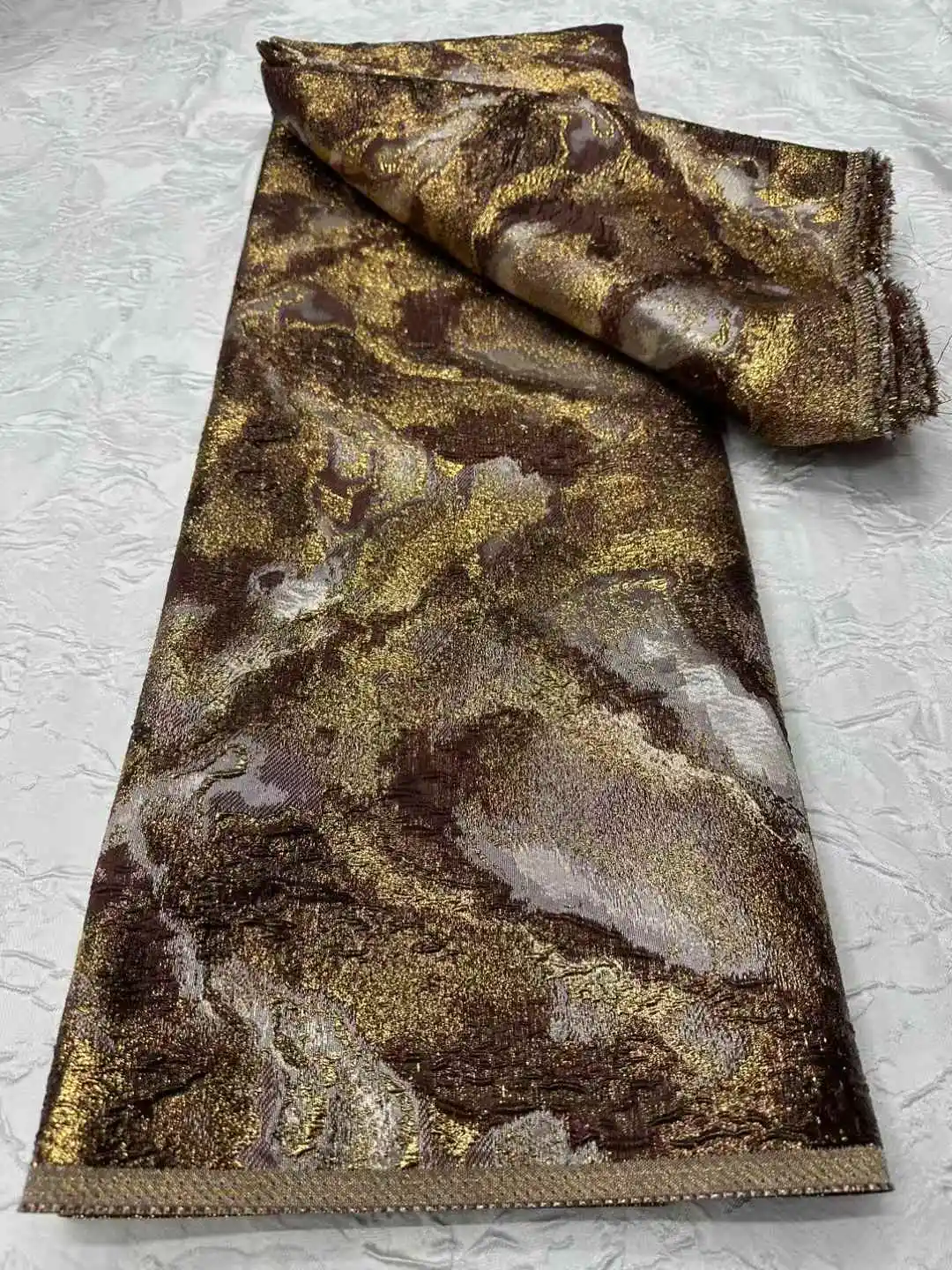 Afrikanische Brokat-Spitze, buntes Damast-Kleid, 2025, neuestes französisches vergoldetes Spitzenstoff, Spitzen-Jacquard-Gewebe für Hochzeitsfeier