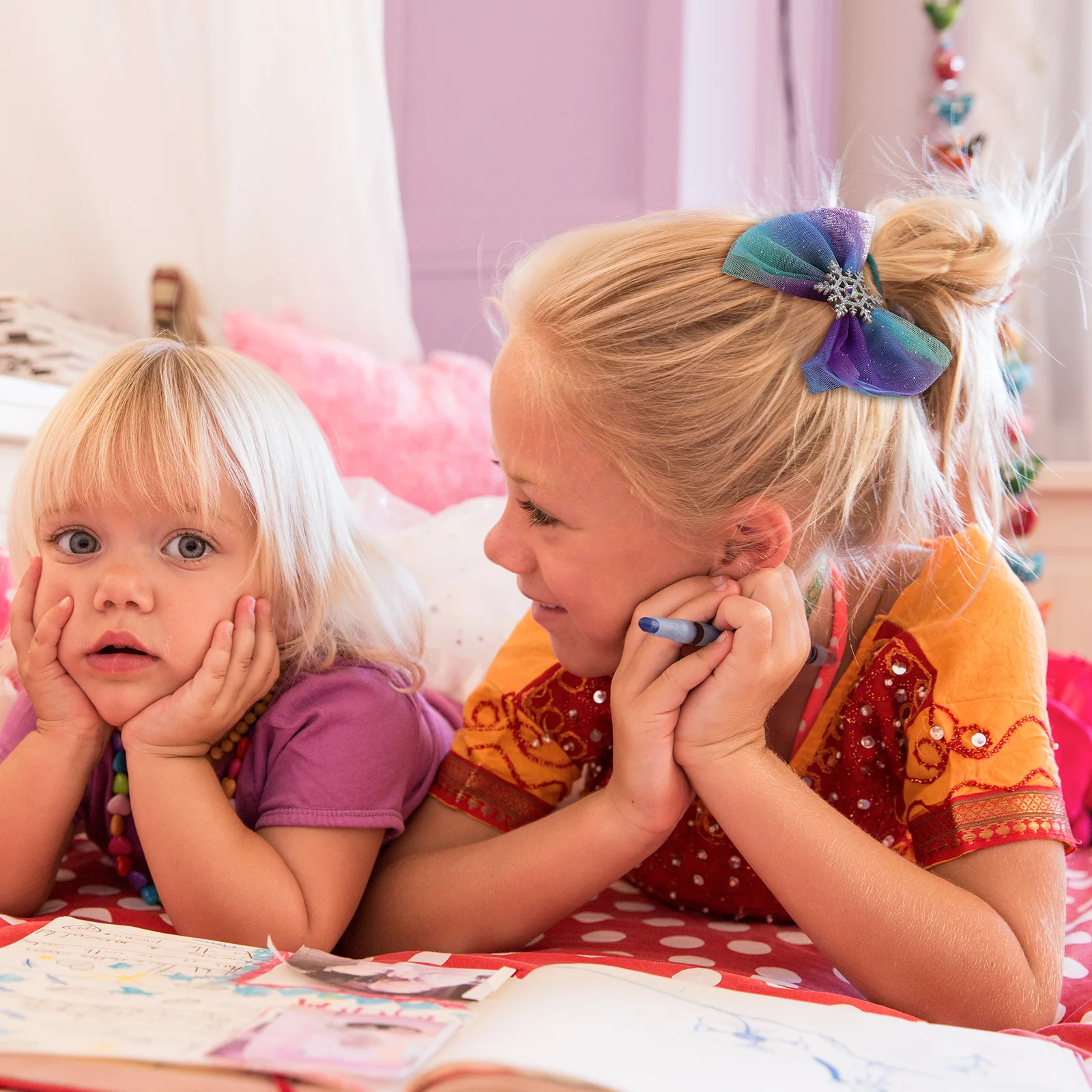 

4Pcs Christmas Snowflake Hair Clips Bow-Knot Barrettes for Girls Daily Wear and Cosplay Christmas Barrettes Women Hair Pin