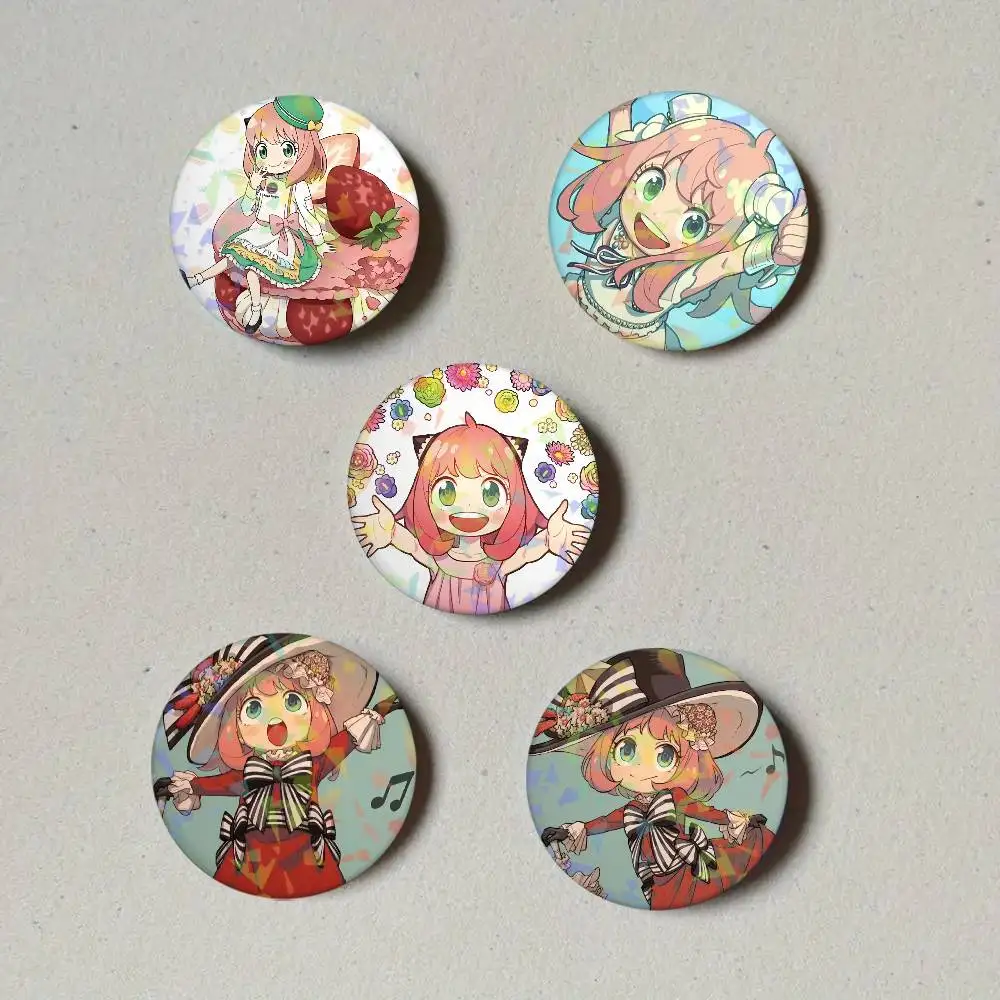 Niedliches Anya Anime S-Spy x F-Family-Y Rundes Abzeichen für Rucksackzubehör Laser-Anstecknadeln Schmuck Geschenke
