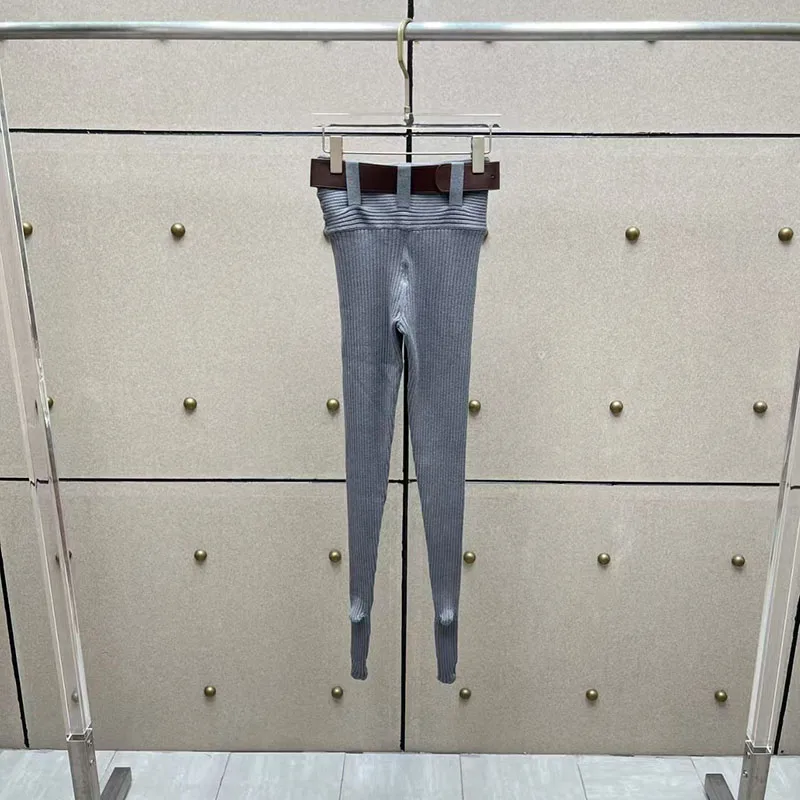 2025年秋冬新作、ファッショナブルでニッチなデザイン、カジュアルで万能、スリムで体型にフィットするウールニットレギンス