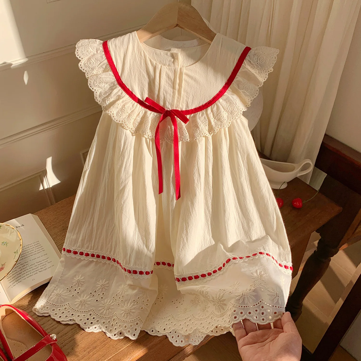 

Children's Clothing Lace Trim Collar Girls Dress Summer 2025 round Neck Flower Edge Children's Princess Skirt Forest System