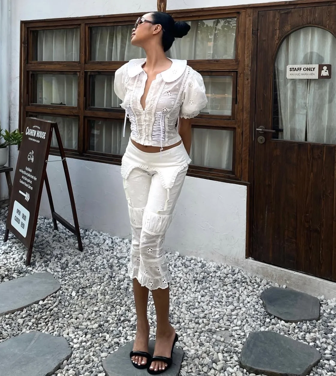 

White doll collar short-sleeved shirt female 2025 new niche design cotton puff sleeve hollow embroidery top