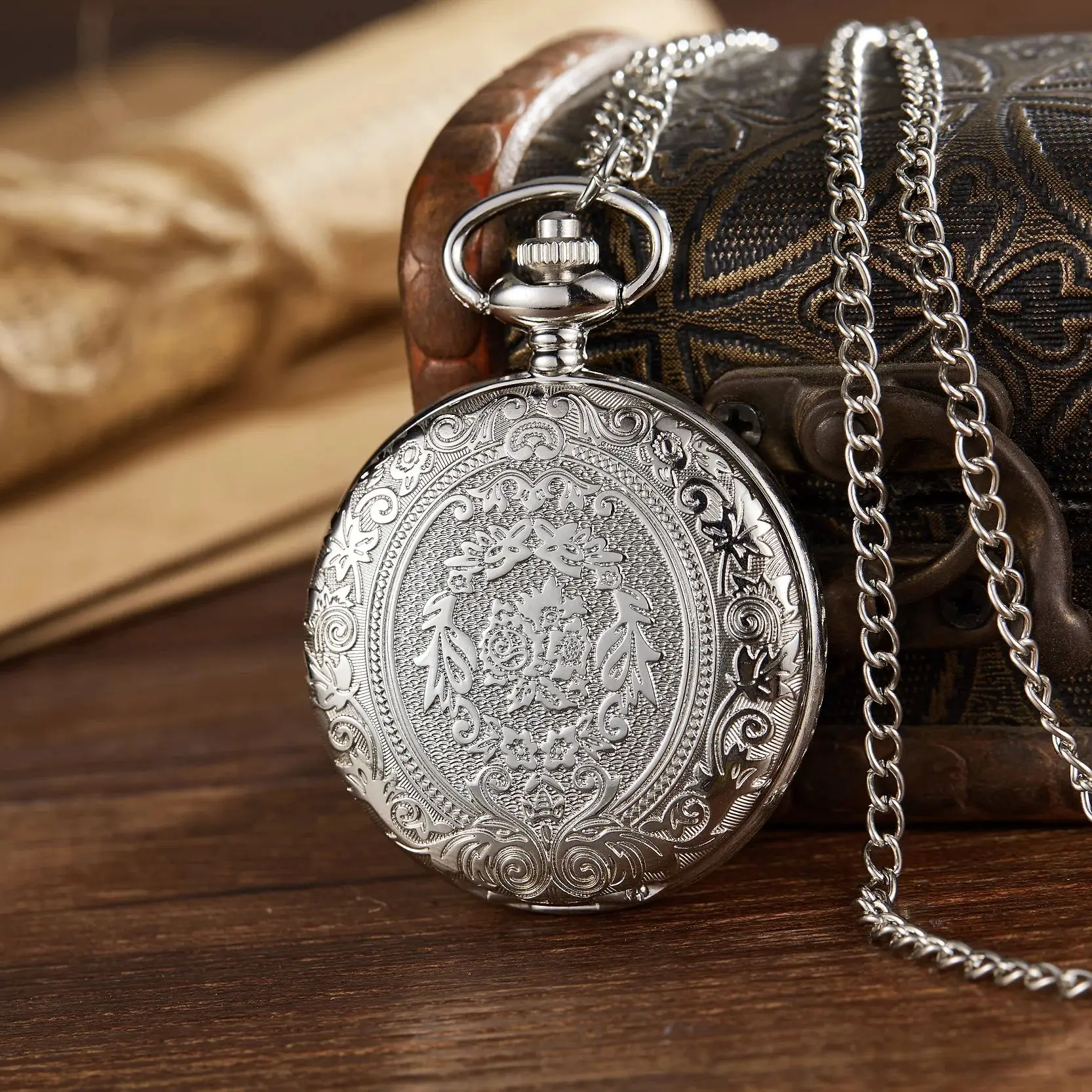 Popular Retro Antique Lightweight Chain Clock Carving Personalized Appearance Creative Gift Quartz Pocket Watch