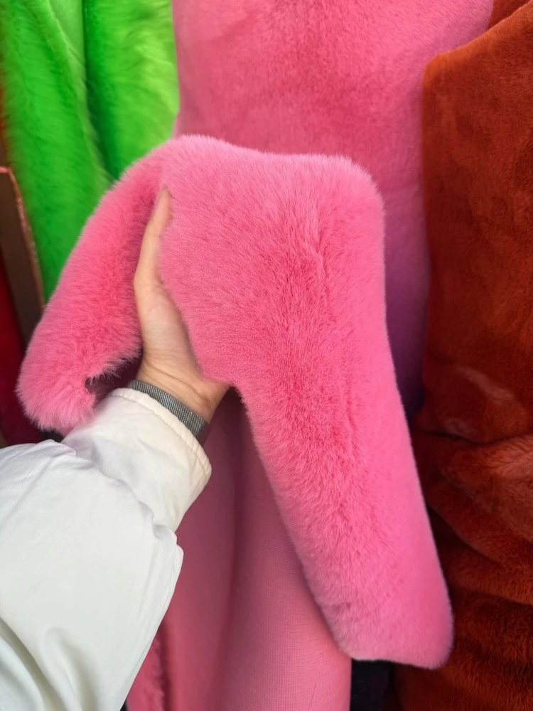 

Background Decoration Plush Fabric for Soft Fluffy Imitation Rabbit Fur Diy Sewing Material Fabrics Wholesale Cloth