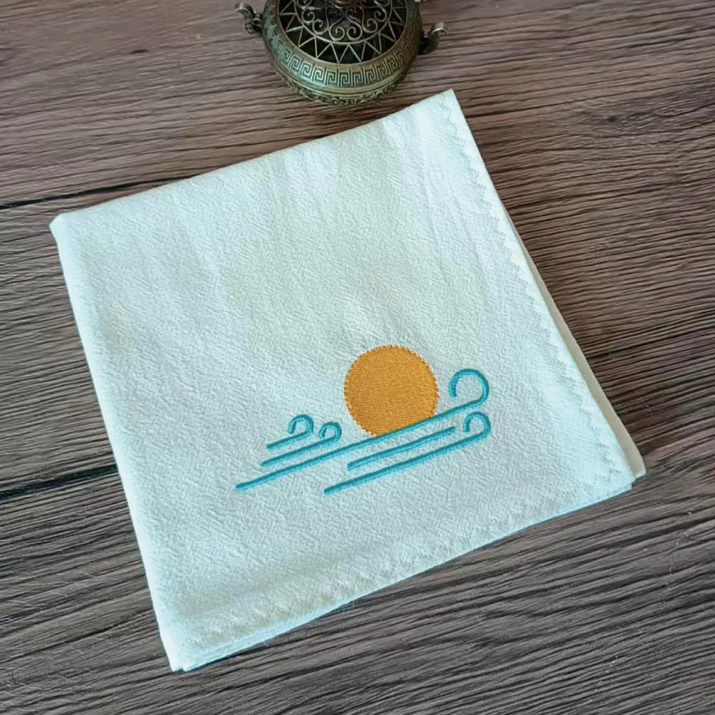 Chinese Style Embroidery Sun Cloud Pattern Creamy White 100% Washed Cotton Portable Retro Handkerchief Sweat Wiping Cloth Ideal