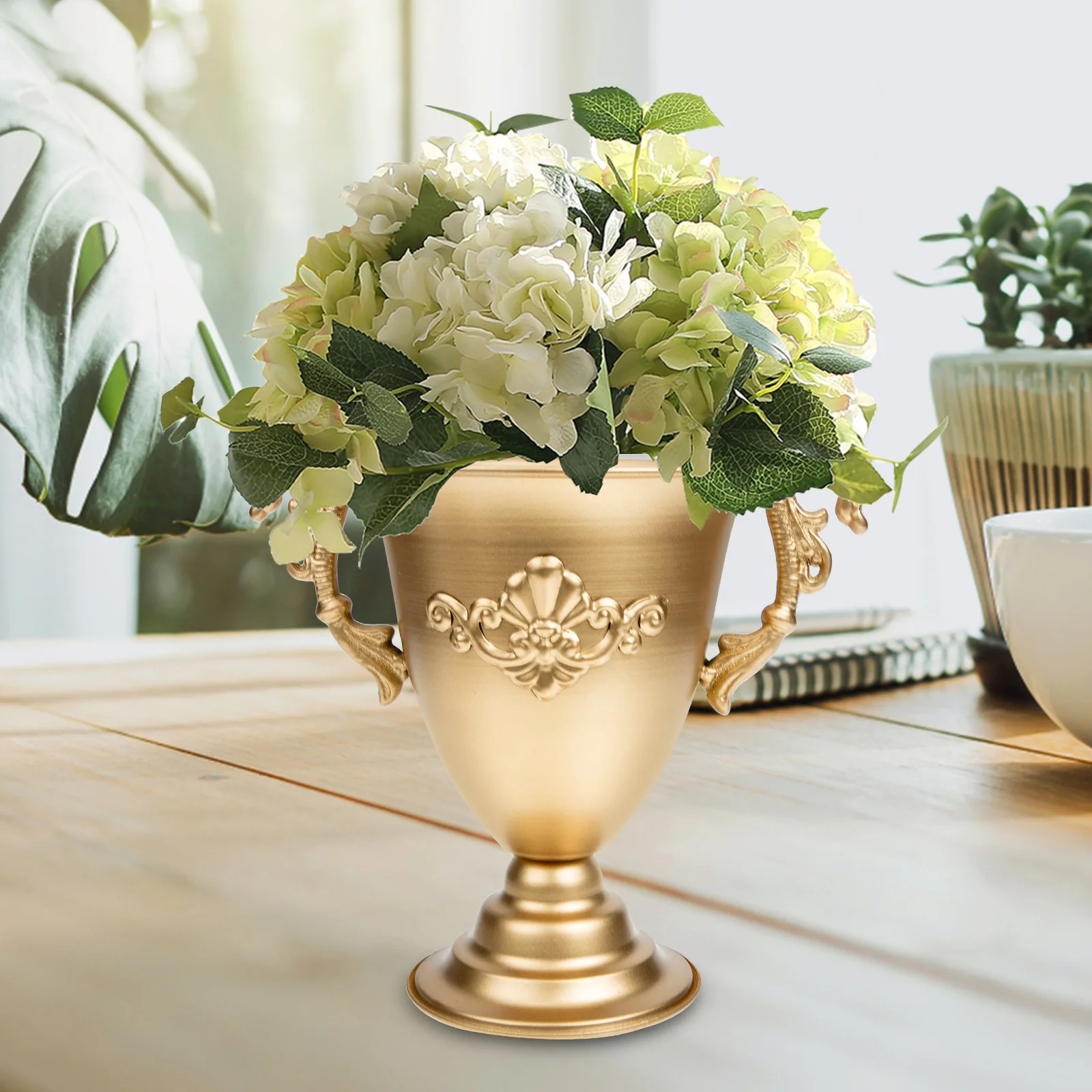 

Retro Iron Vase Vintage Style Decorative Pot Wedding Home Decoration Premium Rust Proof Metal Flower Holder Desktop Ornament