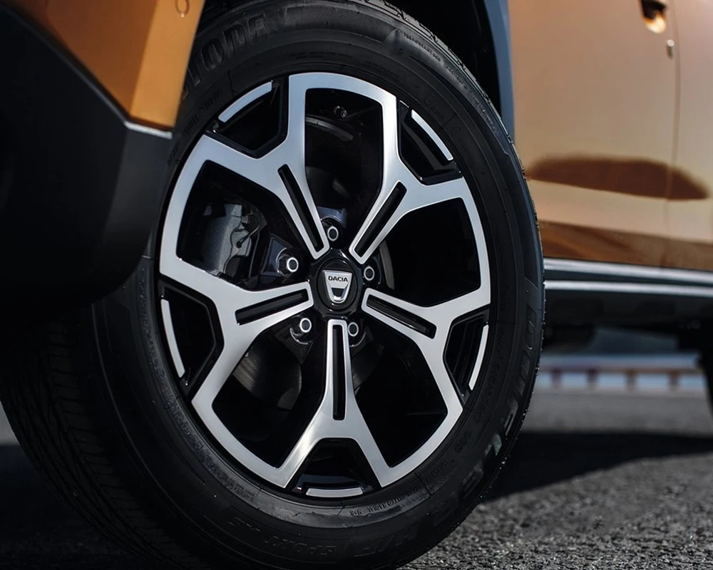 4Pcs Aluminum Car Badge Emblem Wheel Hub Rims Decor 3D Stickers For Dacia Duster Logan Dokker Lodgy 2 Sandero MK2 Stepway R4 view 4