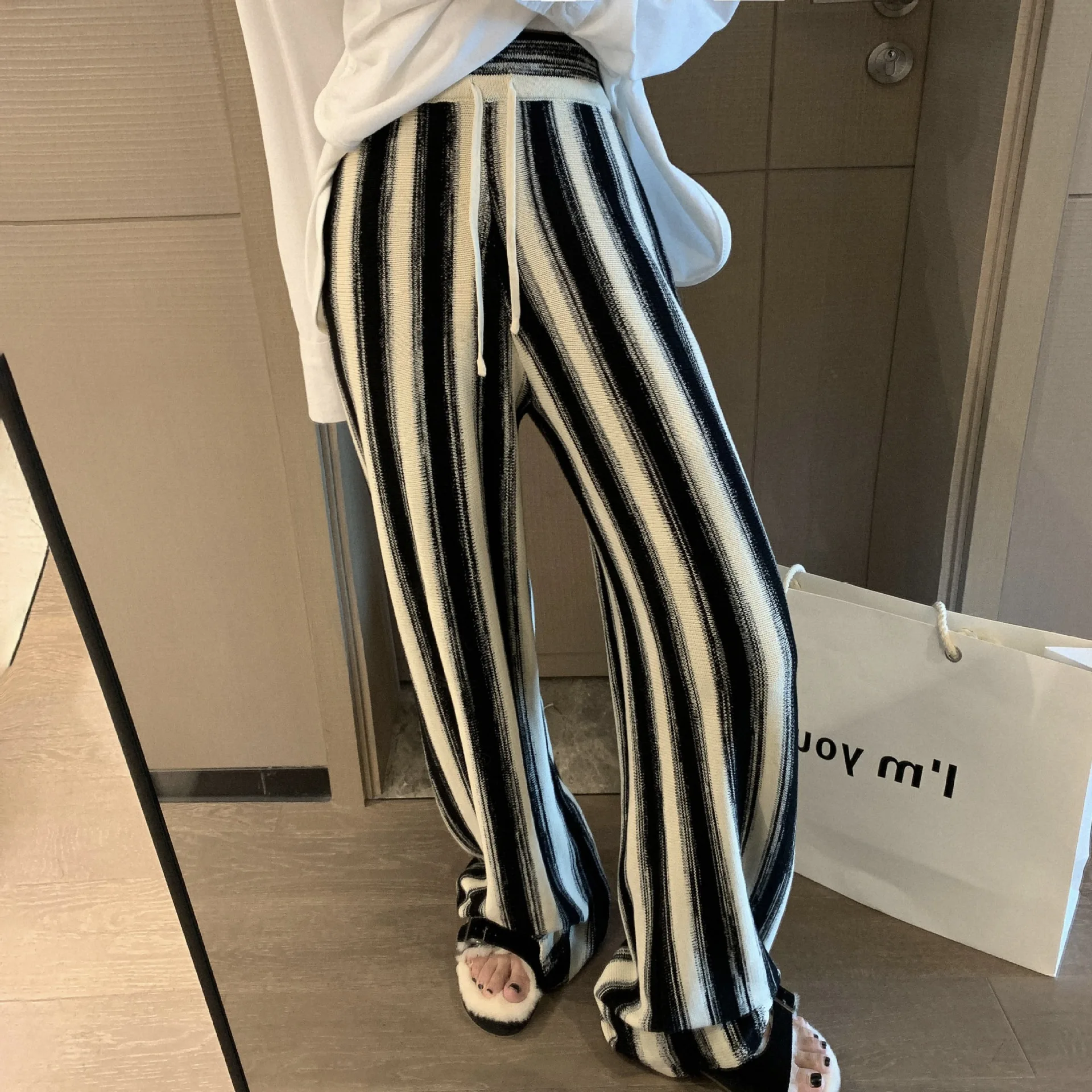 

Retro Striped Wide Leg Pants Women Autumn Knitted Winter Gradient High-quality Vertical Knitted Trousers Drawstring Streetwear