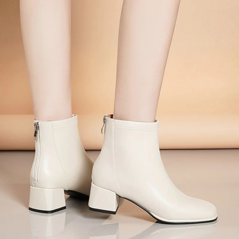 2024 New Autumn Low-barrel Elastic Thin Leather Women\'s Boots Square Head Rear Zipper Brytyjska moda Krótkie buty dla kobiet