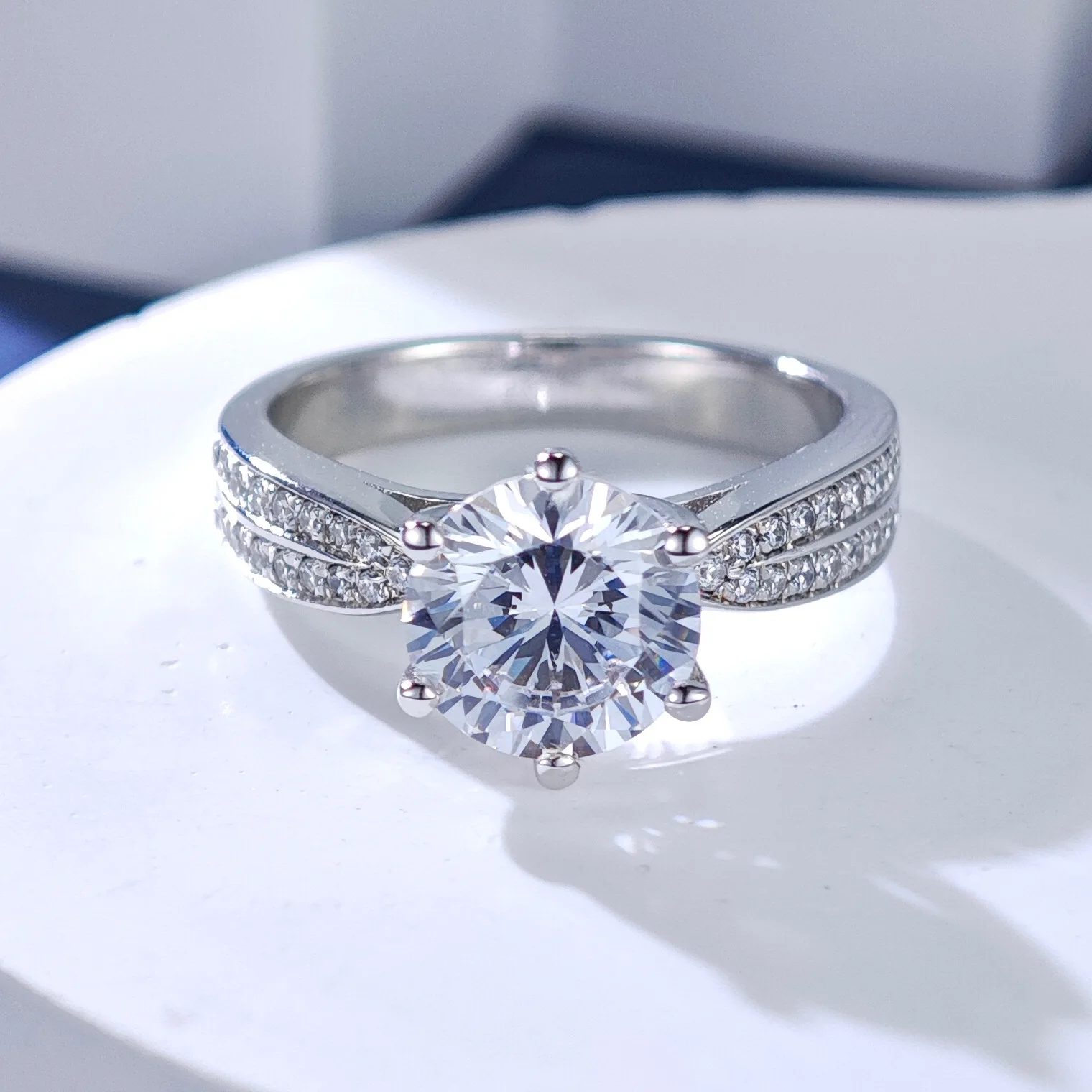 PT950Platinum Simple and Fashionable Micro-set Six-prong Starlight Queen's Ring
