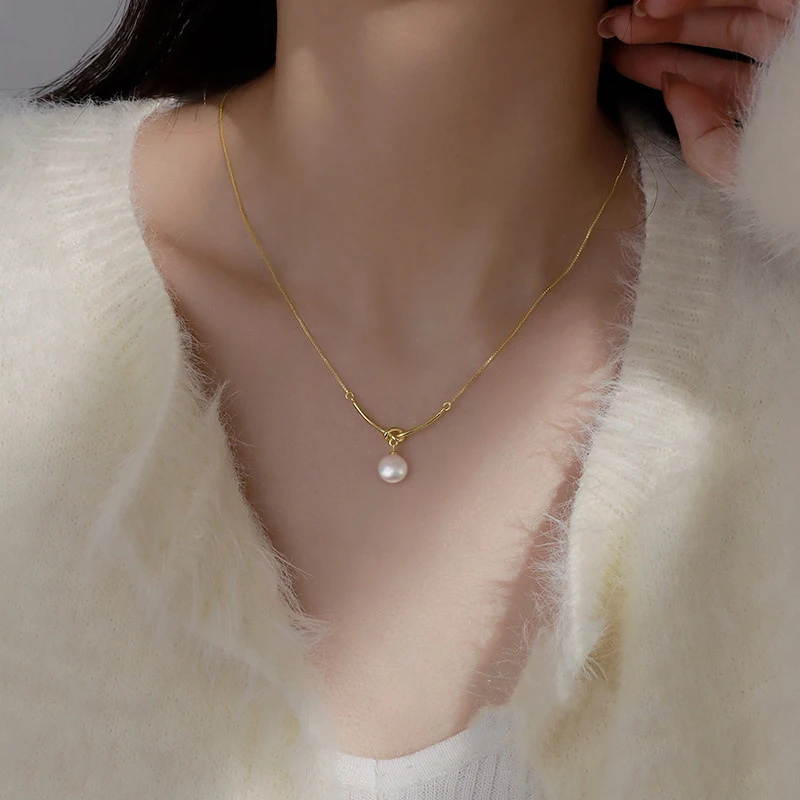 Huitan Simple and Elegant Round Imitation Pearl Pendant Necklace for Women Korean Fashion Girls Necklace Sweet Statement Jewelry