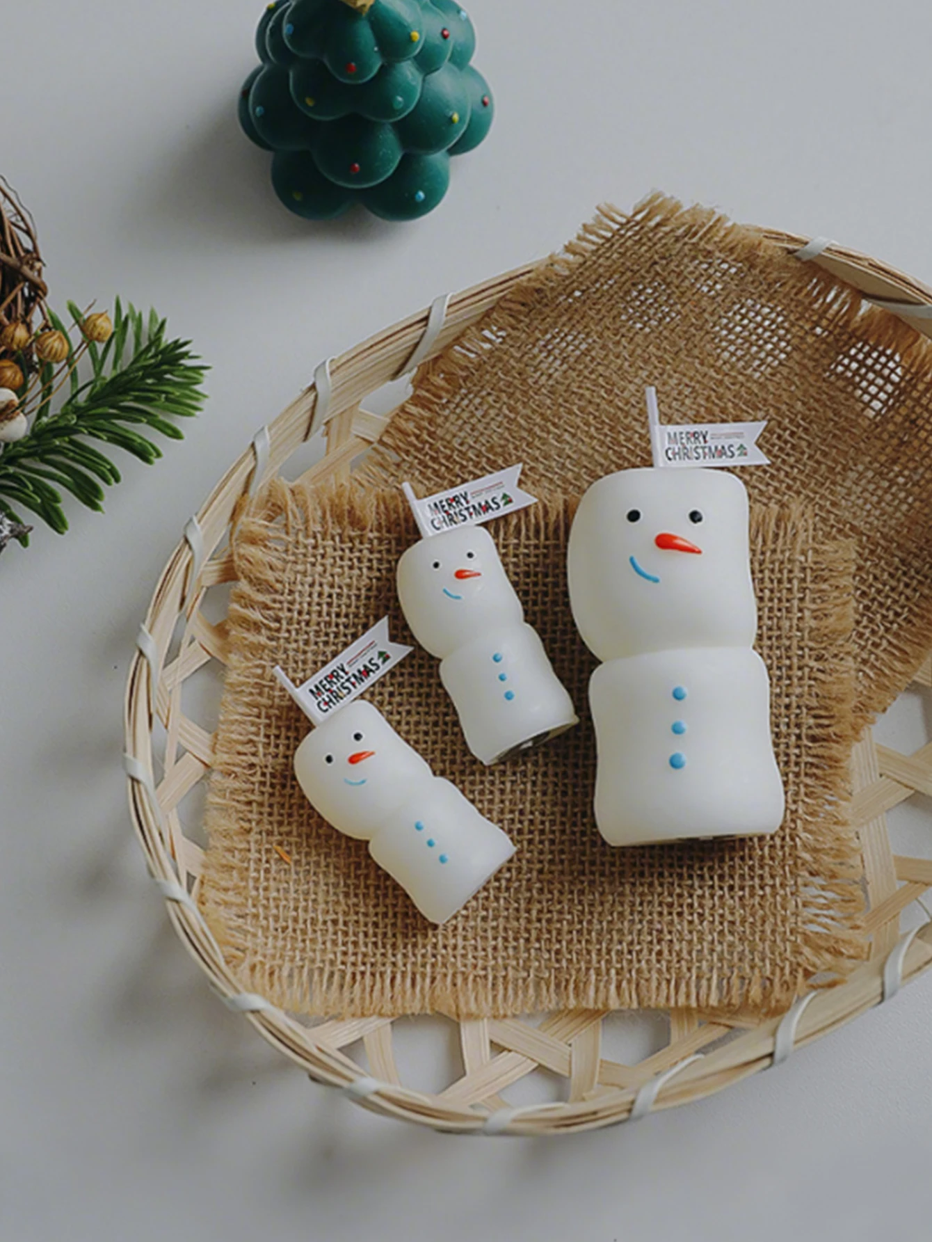 2 pieces /set, Christmas Snowman Scented Candle Set, two gift boxes of one large and one small, soybean mixed wax, British pear