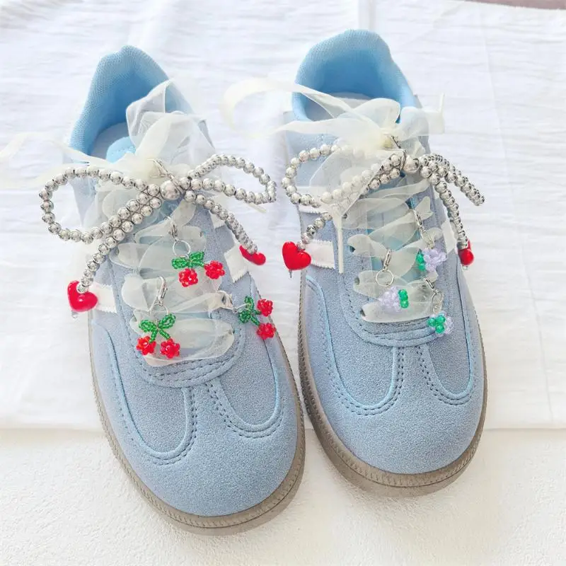 1/2Pcs Rot Liebe Silber Perle Bogen Schuh Charme Erdbeere Schnalle Schuhe Dekor Kirsche Traube Perle Schnürsenkel zubehör Für Turnschuhe