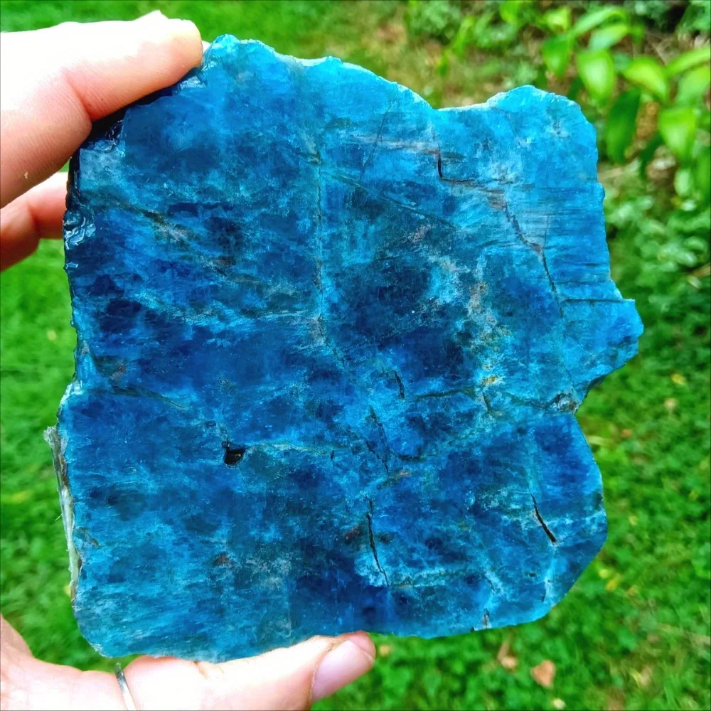 

1PC Amazing Natural Blue Apatite Crystal Slice -Perfect for Meditation & Home Decor& Unique Gift for Spiritual Enthusiasts