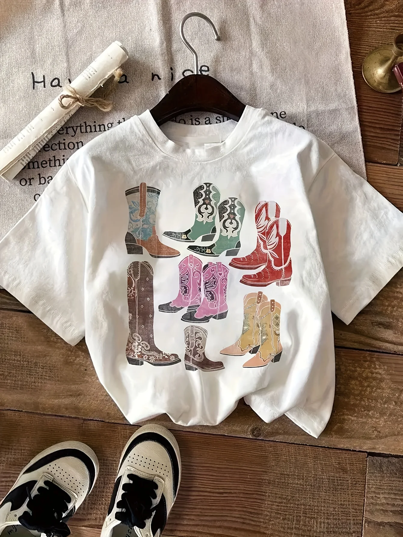 Women'S Western Cowboy Boots Graphic T-Shirt White Tee with Red Brown Black Pink Harajuku Short Sleeve Casual Aesthetic Clothes
