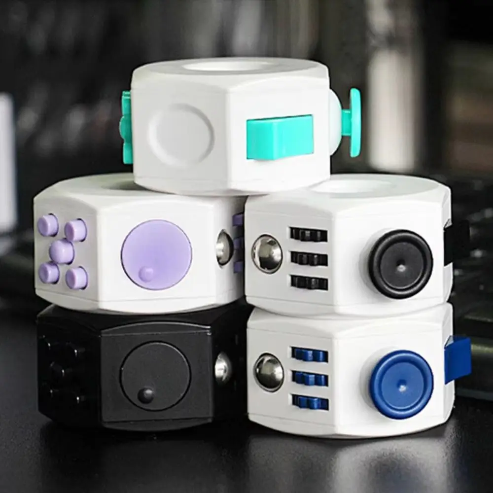 Trottola Fidget Ring Toys Punta delle dita Pignone Spinner a mano in plastica Anello a catena Fai da te Opzioni di gioco multiple