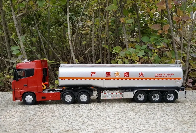 Collectible Alloy Model Gift 1:36 Scale Foton Auman EST-A Container Oil Tanker Truck Vehicles DieCast Toy Model for Decoration