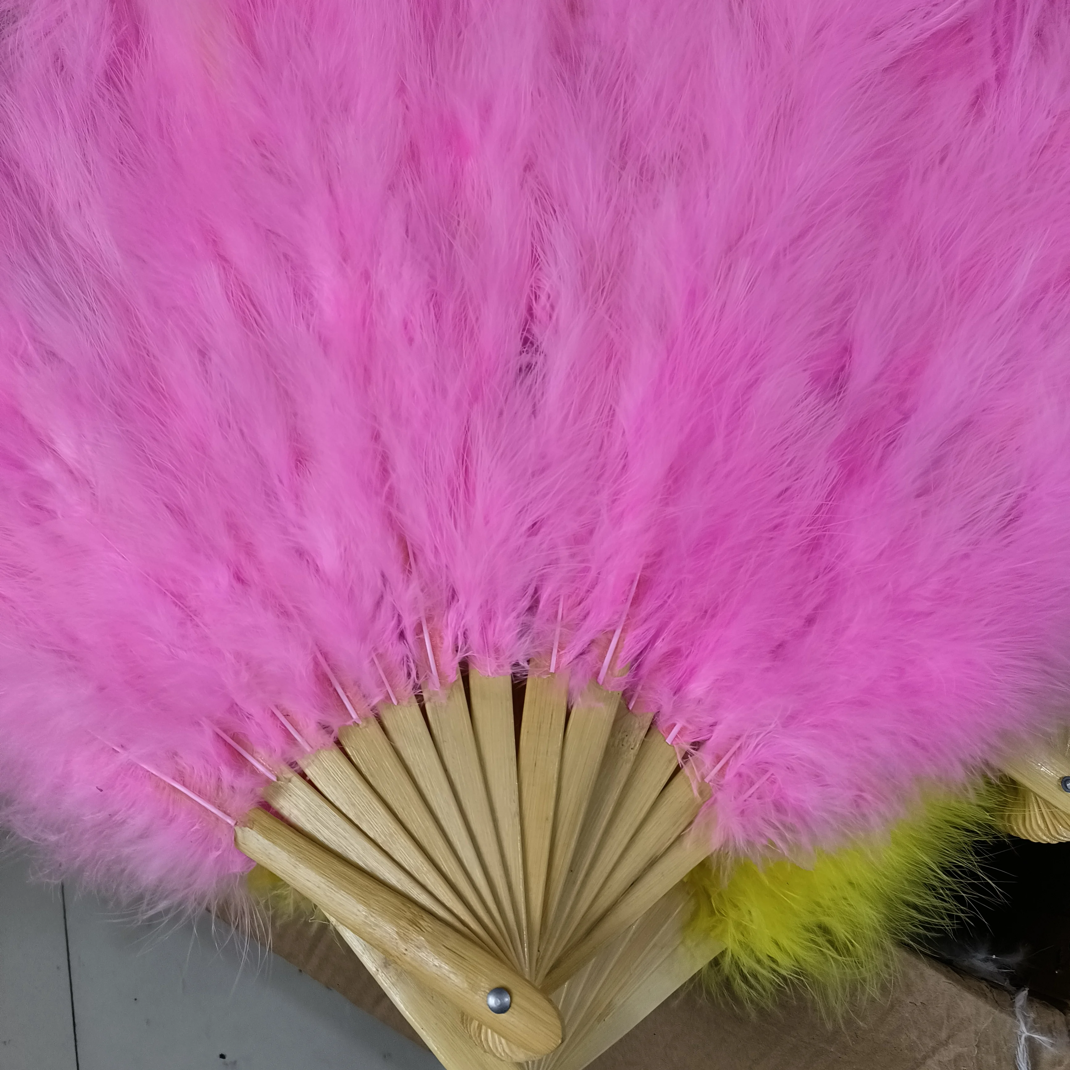 130CM Dark Pink Ostrich Feathers Fan Big 13 Bone Handheld Plumas Fan Wedding Carnival Party Stage Performance Props Accessories