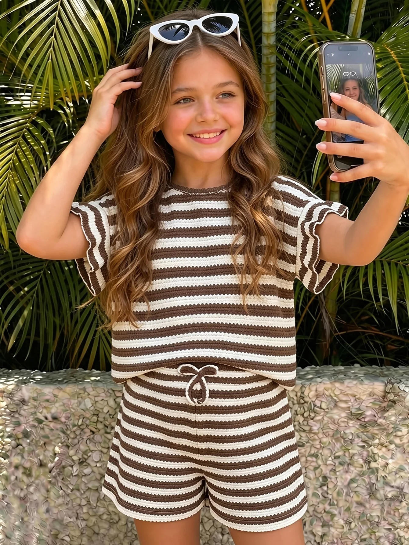 Modisches 2-teiliges gestreiftes Strick-Outfit für Mädchen, Rüschen-Oberteil mit kurzen Ärmeln + Shorts mit Kordelzug, Sommer-Strand- und Alltagskleidung für 4-12 Jahre – Detail 1
