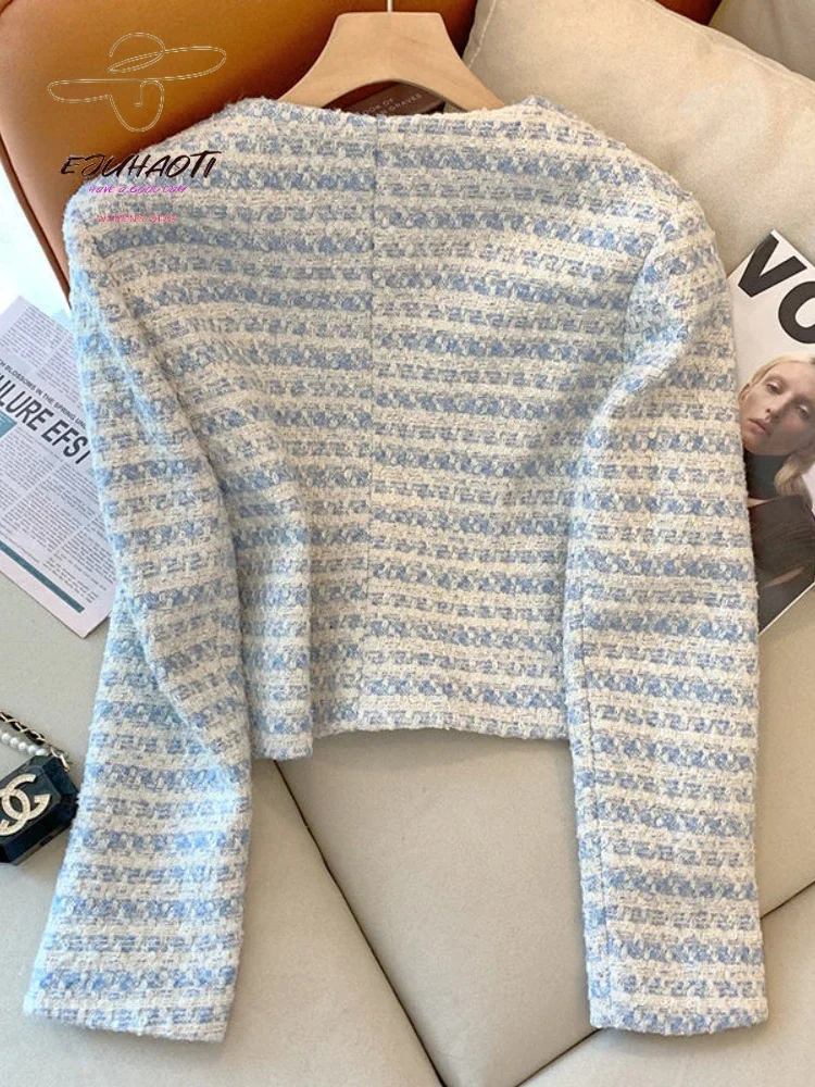 Imagem -04 - Jaqueta Feminina Azul de Fragrância Pequena Temperamento Francês Fivela Pérola Tweed Blusa Curta Korean News Muitas Roupas Outono Inverno