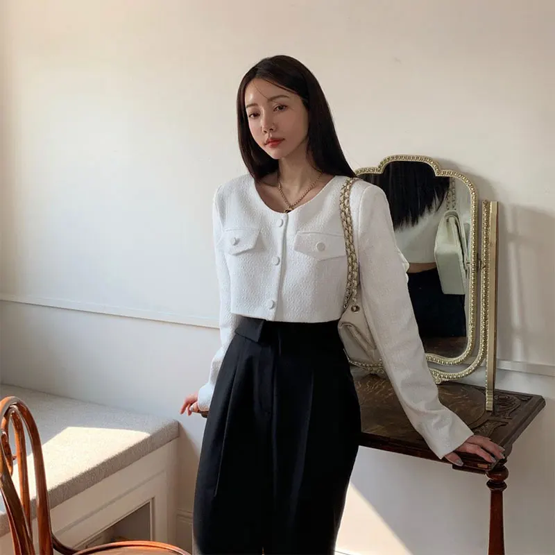 

Casual Short Tweed Jacket Women's Spring Fashion Simple High-End Feeling Lady Casual Short Top Autumn Season Button Detail