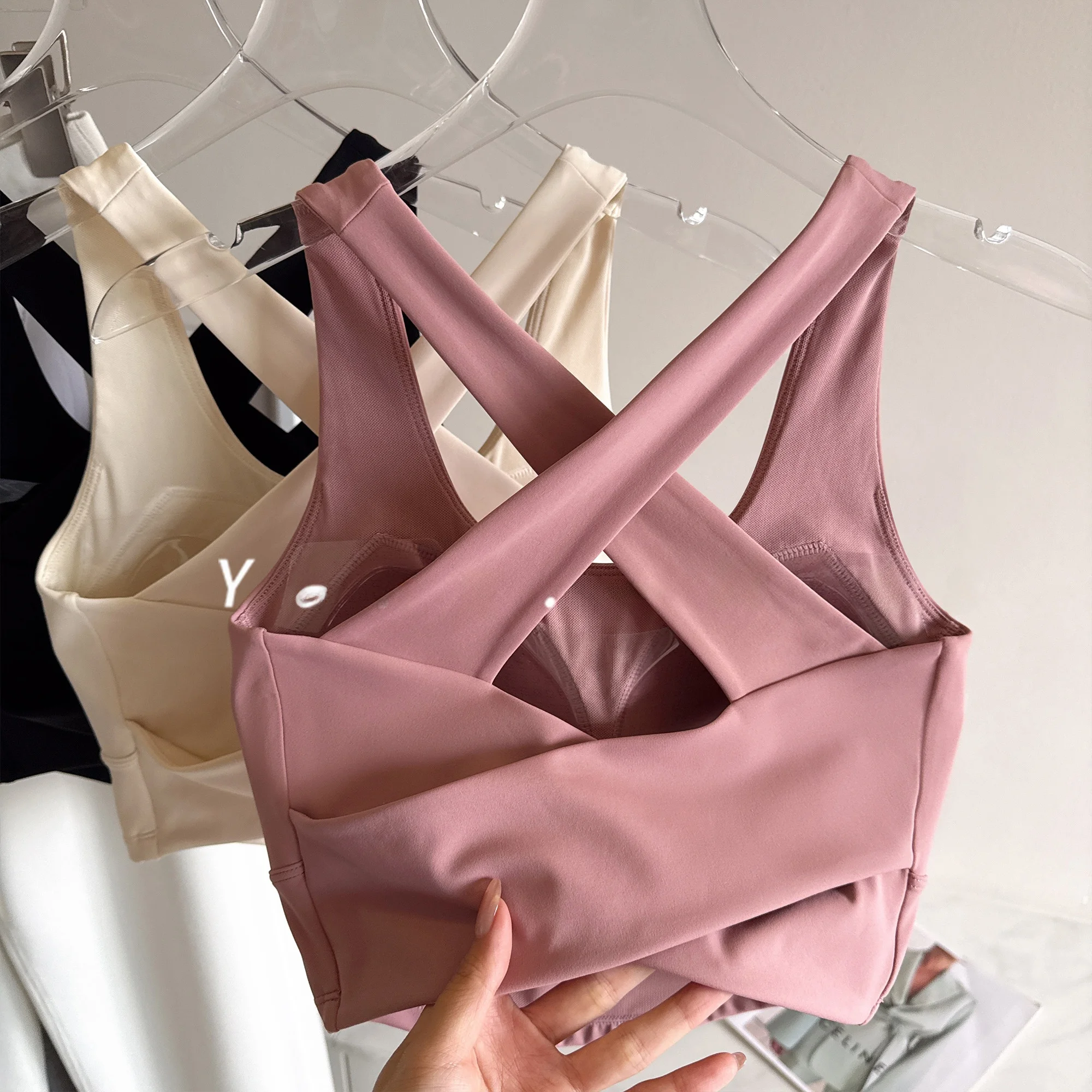 

Женский спортивный топ для йоги с перекрестными бретелями, фиксированными чашечками, удобный, дышащий, из нейлона