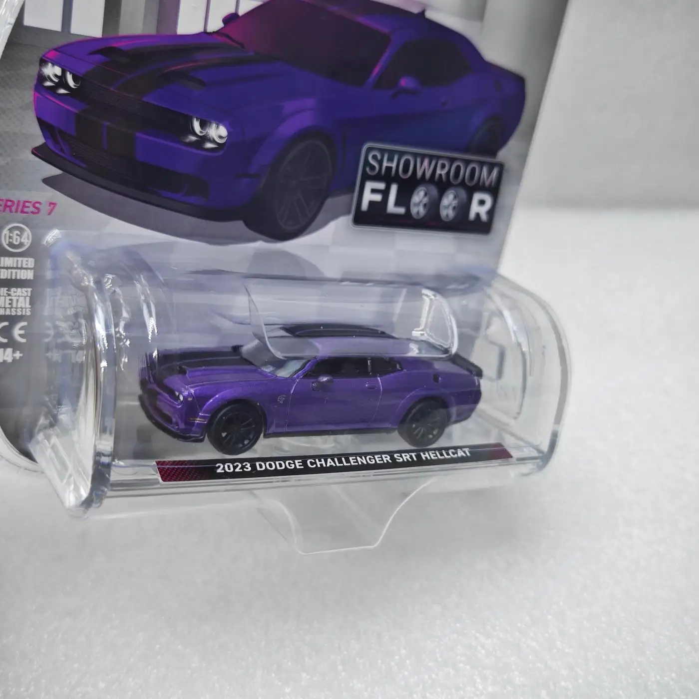 Greenlight 1:64 Showroom Série 7-2023 Dodge Challenger SRT Hellcat Prison Break Plum Crazy