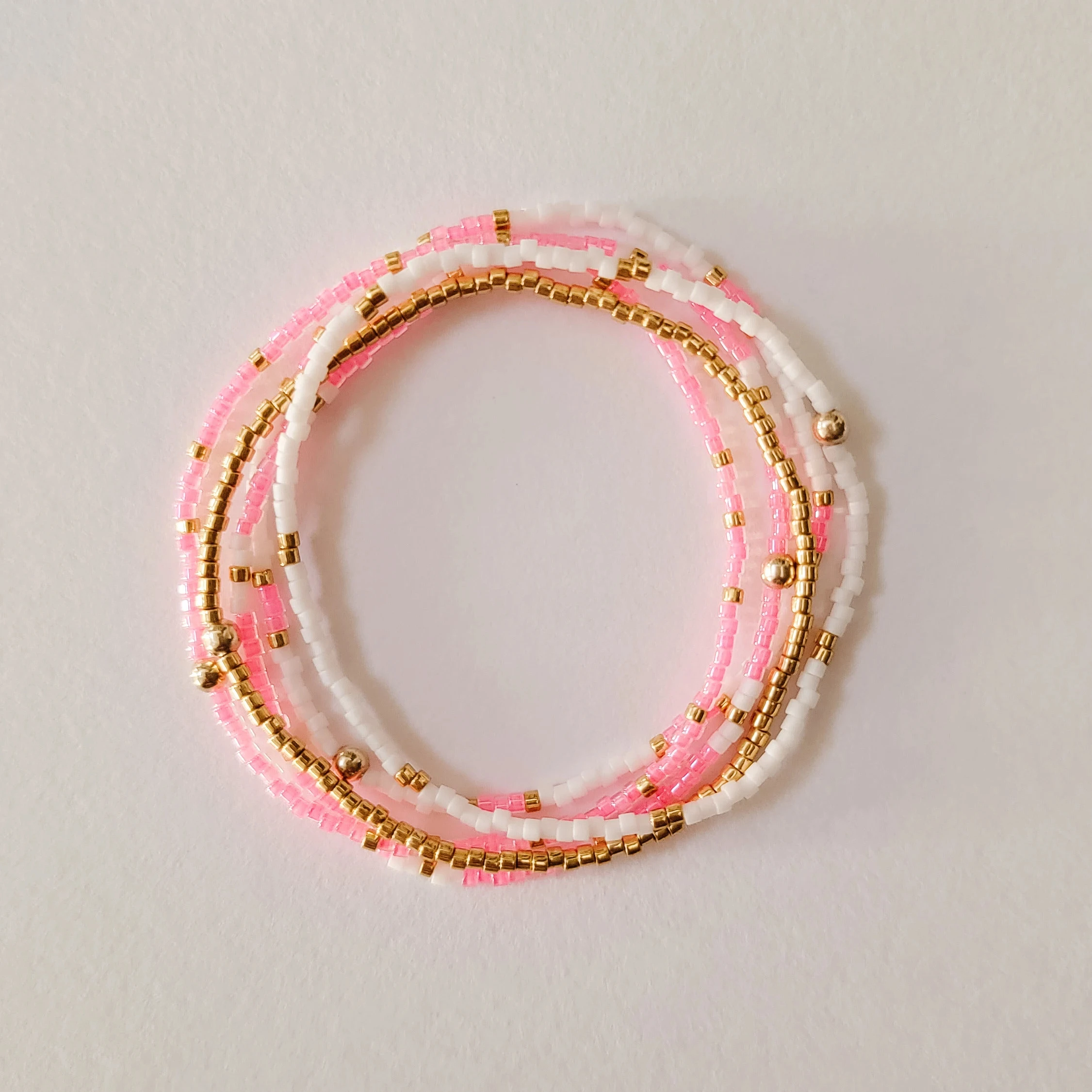 5 قطع البوهيمي الوردي الذهب الأبيض مطرز أساور قابل للتعديل متعدد الطبقات التفاف اليدوية مجوهرات للنساء والفتيات هدية الصداقة
