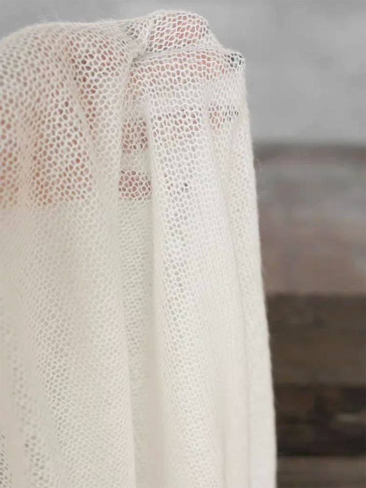Weicher beigefarbener, flauschiger Netzstoff von Freizeitbekleidung, Camise-Kleidernetzstoff, handgefertigt, DIY-Bastelmaterial, Partykleid, Nähtuch – Detail 3