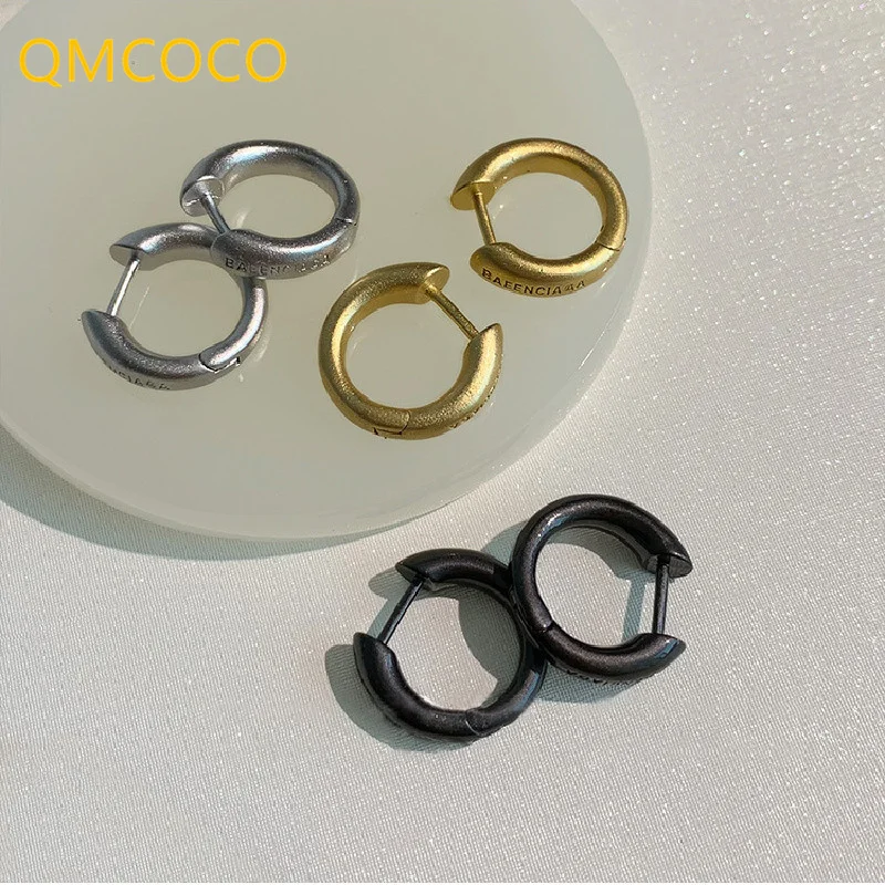 QMCOCO Silver Color 2022 New Letter Earrings For Women Round Luxury Simple Design Cool Girl Fashion Party Jewelry Accessorie